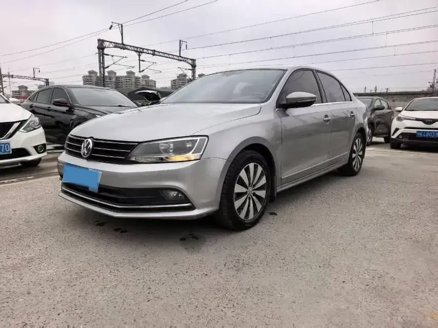 2018 Volkswagen Sagitar 1.2T 110HP L4 7DCT