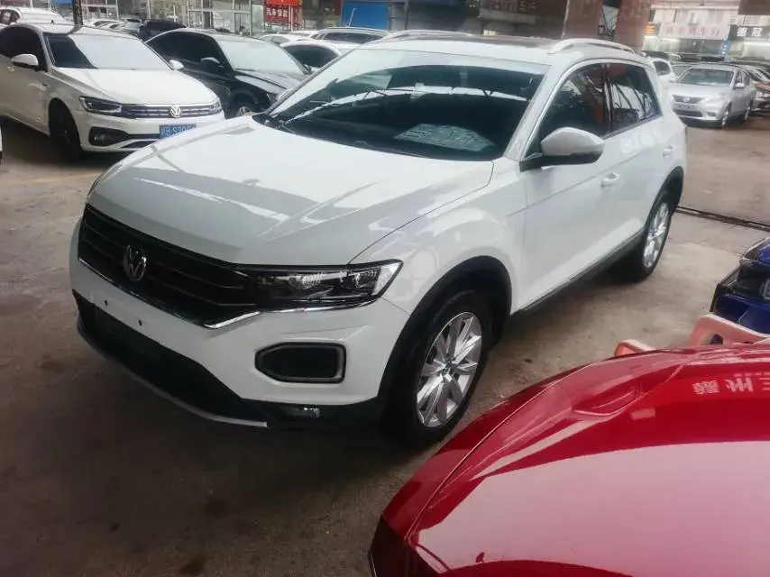 2020 Volkswagen T-Roc 1.4T 150HP L4 7DCT 2020 Volkswagen T-Roc 1.4T 150HP L4 7DCT