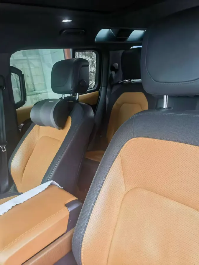 2023 Land Rover Defender 3.0T 400HP L6 8AT,autocango,china used car exporter,china ev exporter,chinese used car exporter,chinese used ev exporter