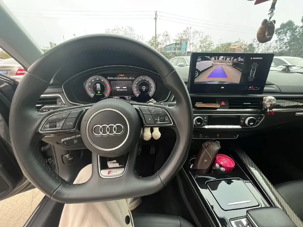 2022 Audi A4 2.0T 204HP L4 7DCT,autocango,china used car exporter,china ev exporter,chinese used car exporter,chinese used ev exporter