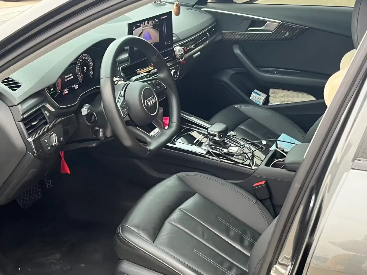 2022 Audi A4 2.0T 204HP L4 7DCT,autocango,china used car exporter,china ev exporter,chinese used car exporter,chinese used ev exporter