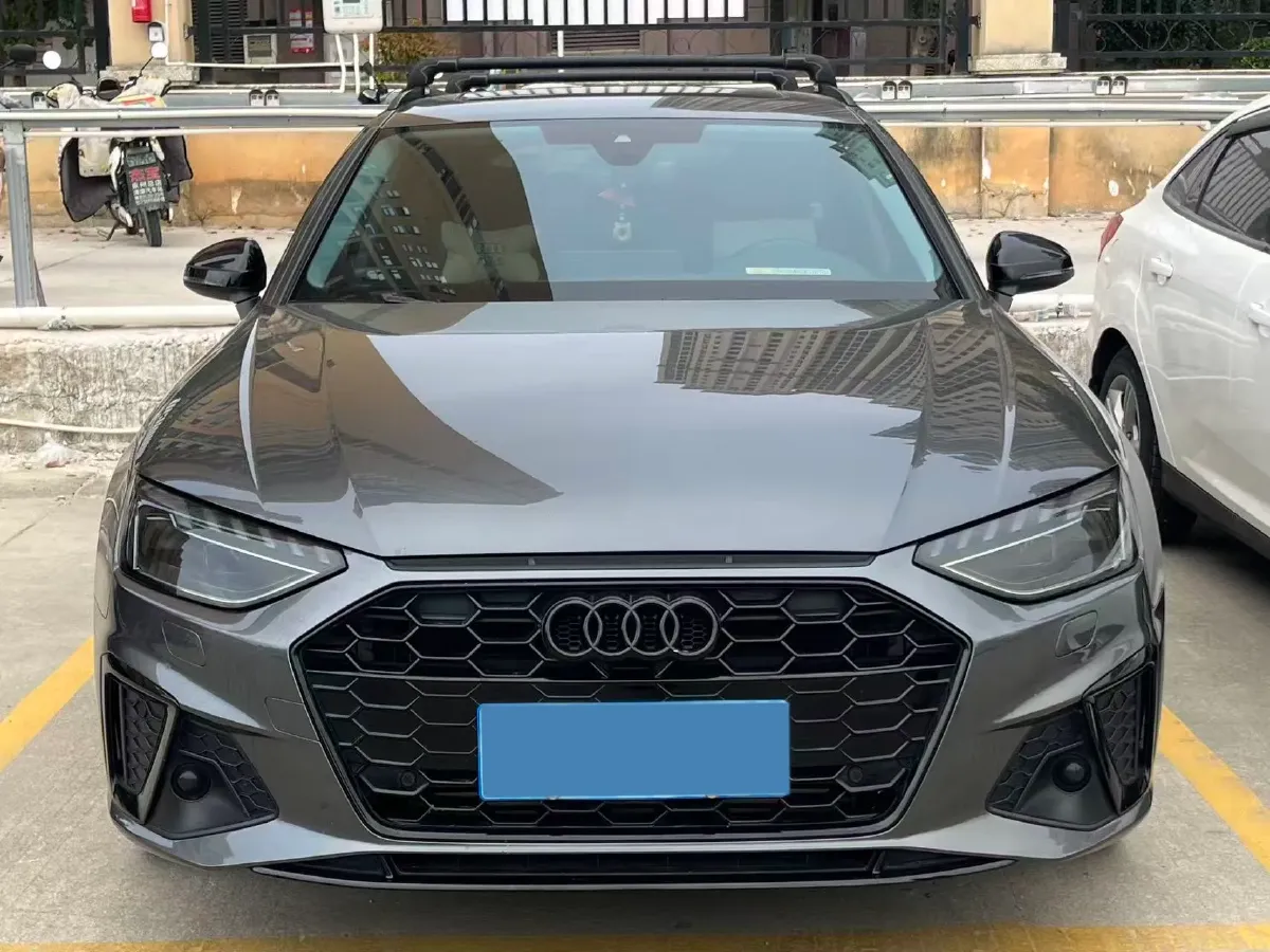2022 Audi A4 2.0T 204HP L4 7DCT,autocango,china used car exporter,china ev exporter,chinese used car exporter,chinese used ev exporter