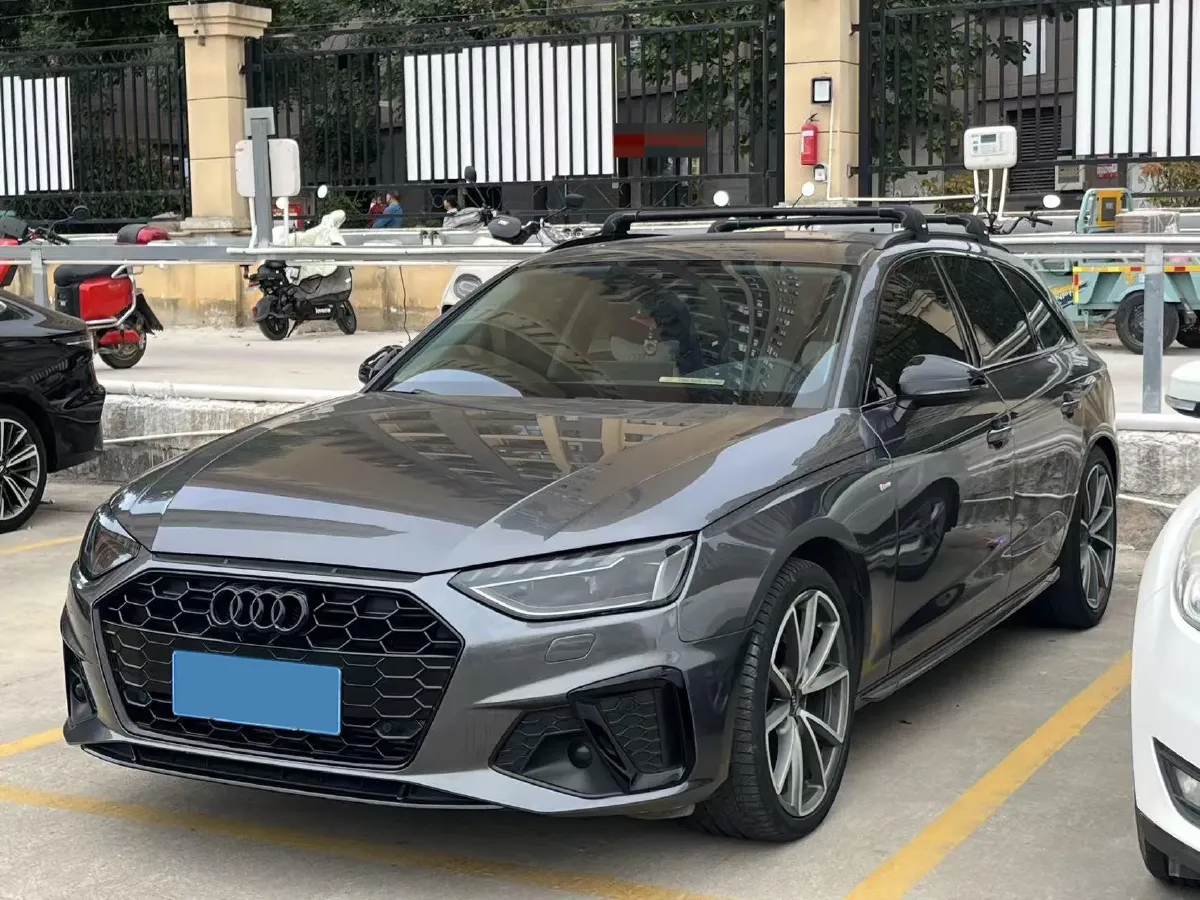 2022 Audi A4 2.0T 204HP L4 7DCT,autocango,china used car exporter,china ev exporter,chinese used car exporter,chinese used ev exporter