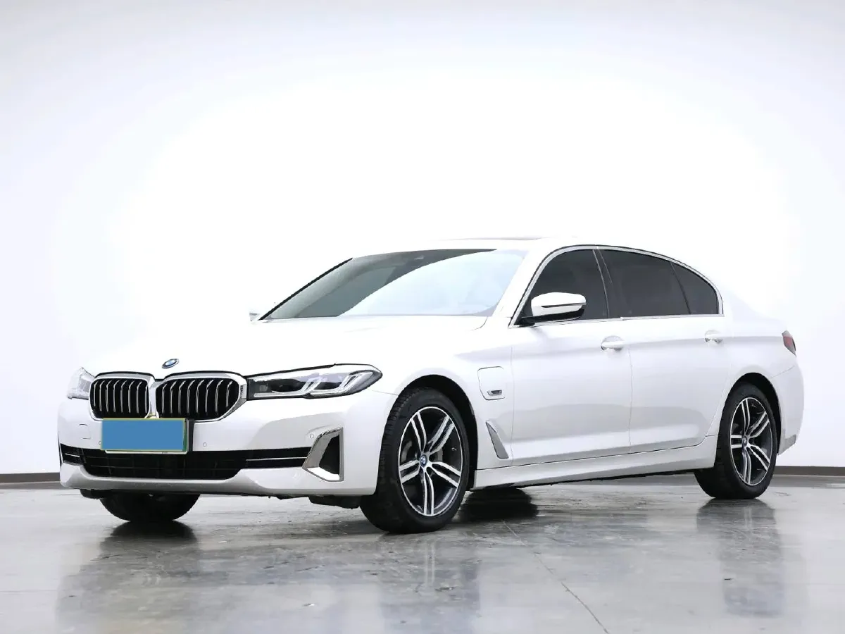 2022 BMW 5 Series 2.0T 184HP L4 8AT PHEV 17.7KWH,autocango,china used car exporter,china ev exporter,chinese used car exporter,chinese used ev exporter