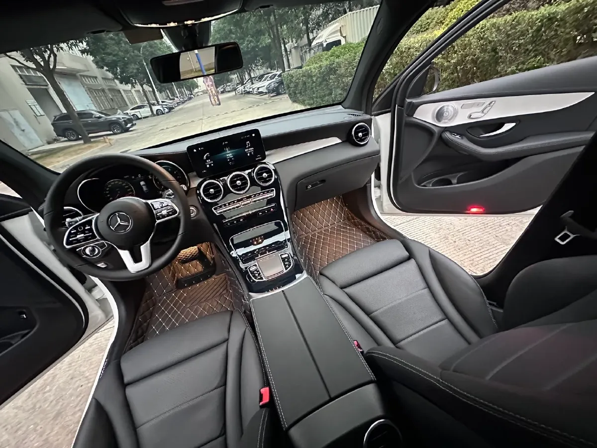 2020 Mercedes-Benz GLC Coupe 2.0T 197HP L4 9AT,autocango,china used car exporter,china ev exporter,chinese used car exporter,chinese used ev exporter