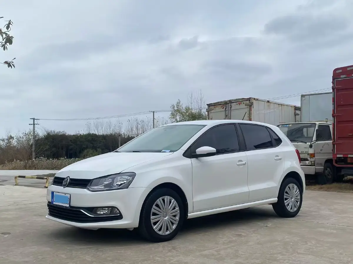 2016 Volkswagen Polo 1.6L 110HP L4 6AT