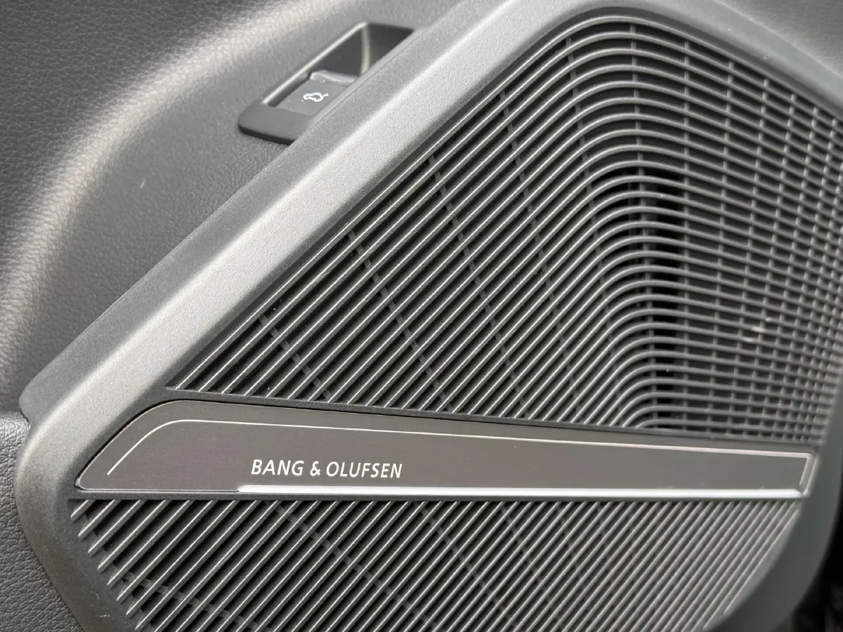 2025 Audi Q5L 2.0T 245HP L4 7DCT,autocango,china used car exporter,china ev exporter,chinese used car exporter,chinese used ev exporter