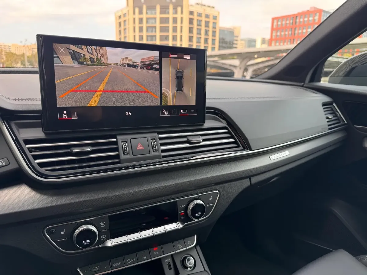 2025 Audi Q5L 2.0T 245HP L4 7DCT,autocango,china used car exporter,china ev exporter,chinese used car exporter,chinese used ev exporter