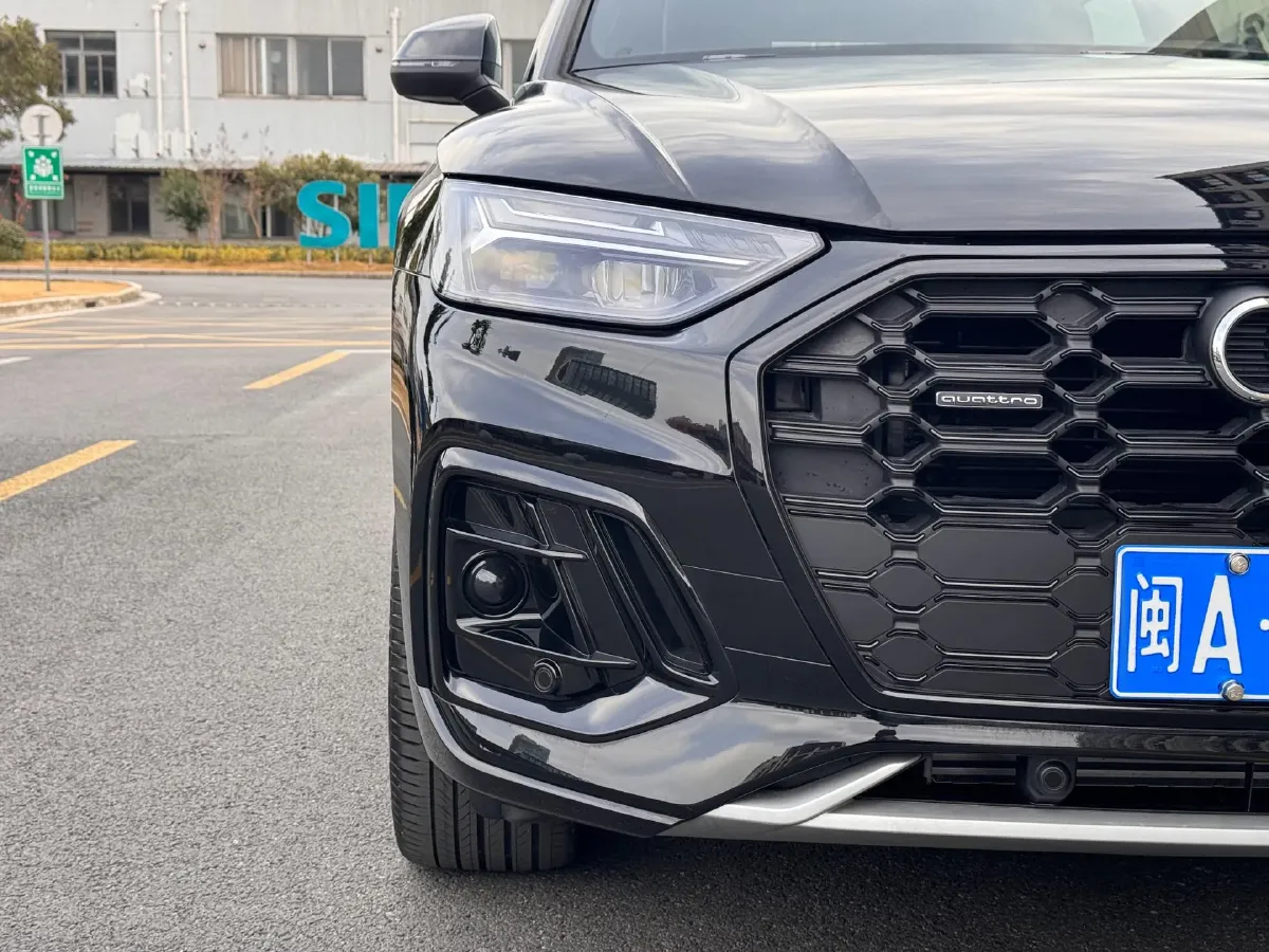 2025 Audi Q5L 2.0T 245HP L4 7DCT,autocango,china used car exporter,china ev exporter,chinese used car exporter,chinese used ev exporter