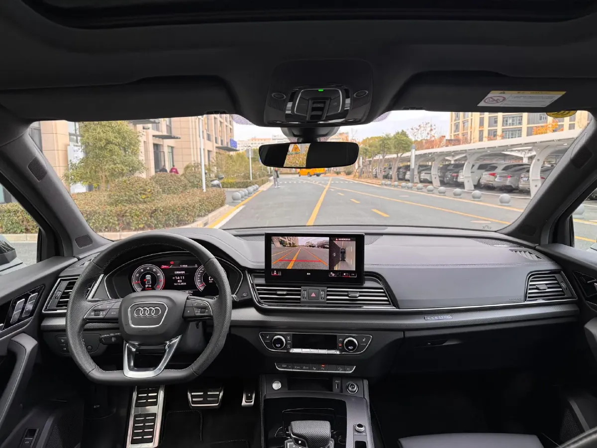 2025 Audi Q5L 2.0T 245HP L4 7DCT,autocango,china used car exporter,china ev exporter,chinese used car exporter,chinese used ev exporter