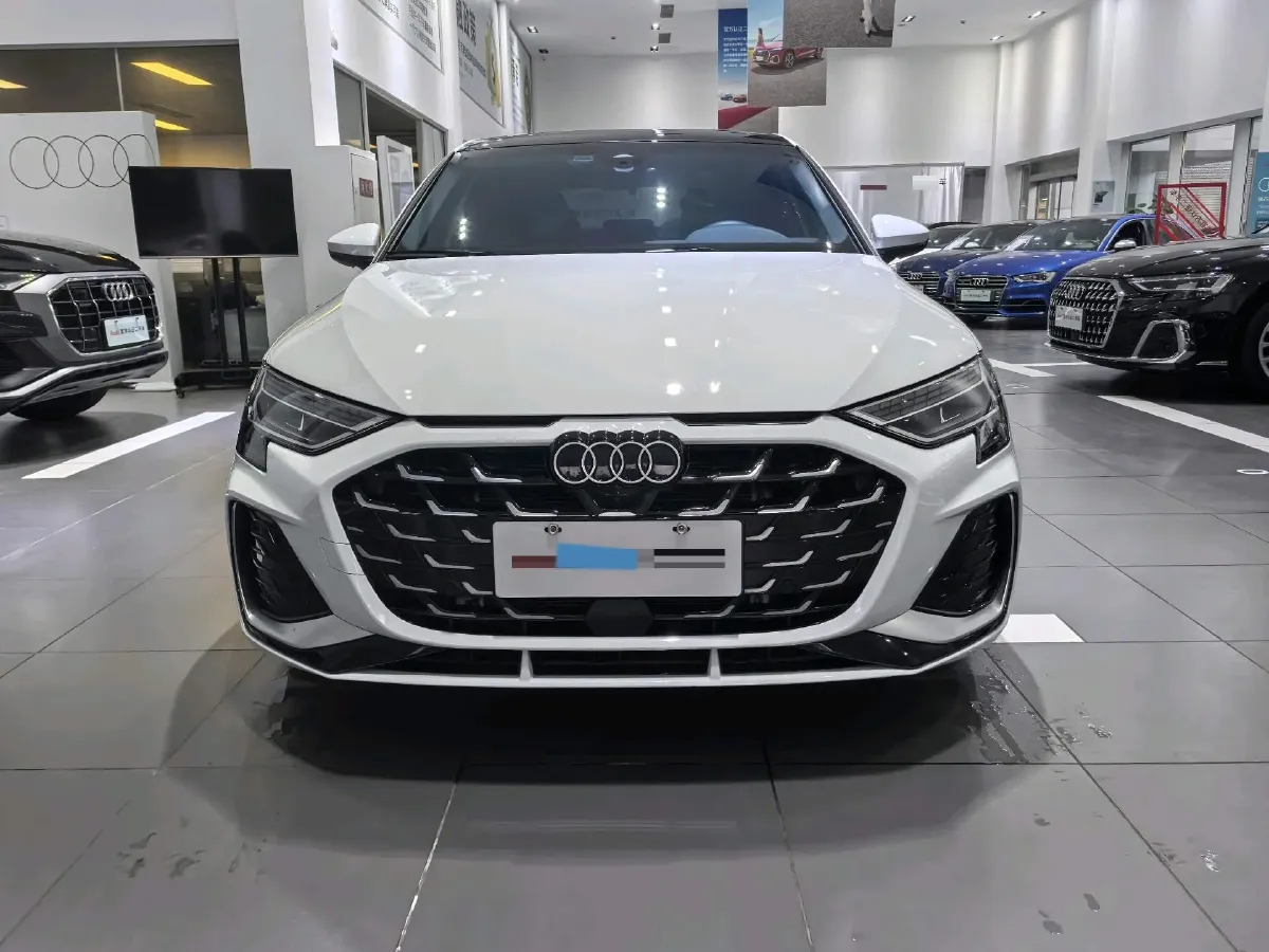 2025 Audi A3 1.5T 160HP L4 7DCT,autocango,china used car exporter,china ev exporter,chinese used car exporter,chinese used ev exporter