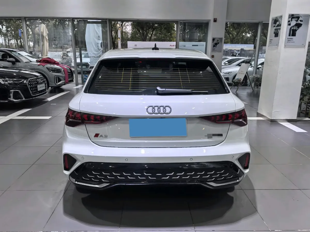 2025 Audi A3 1.5T 160HP L4 7DCT,autocango,china used car exporter,china ev exporter,chinese used car exporter,chinese used ev exporter