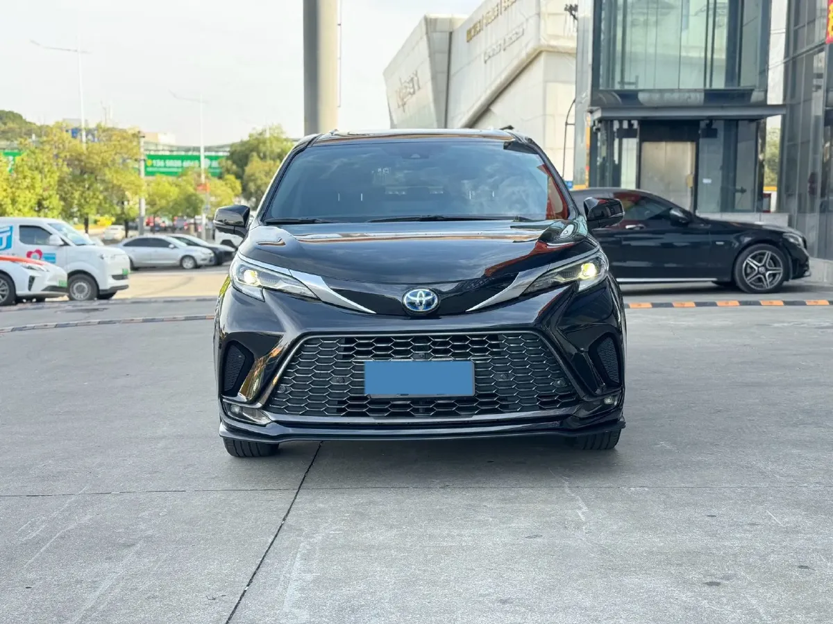 2023 Toyota Granvia 2.5L 189HP L4 E-CVT Hybrid,autocango,china used car exporter,china ev exporter,chinese used car exporter,chinese used ev exporter