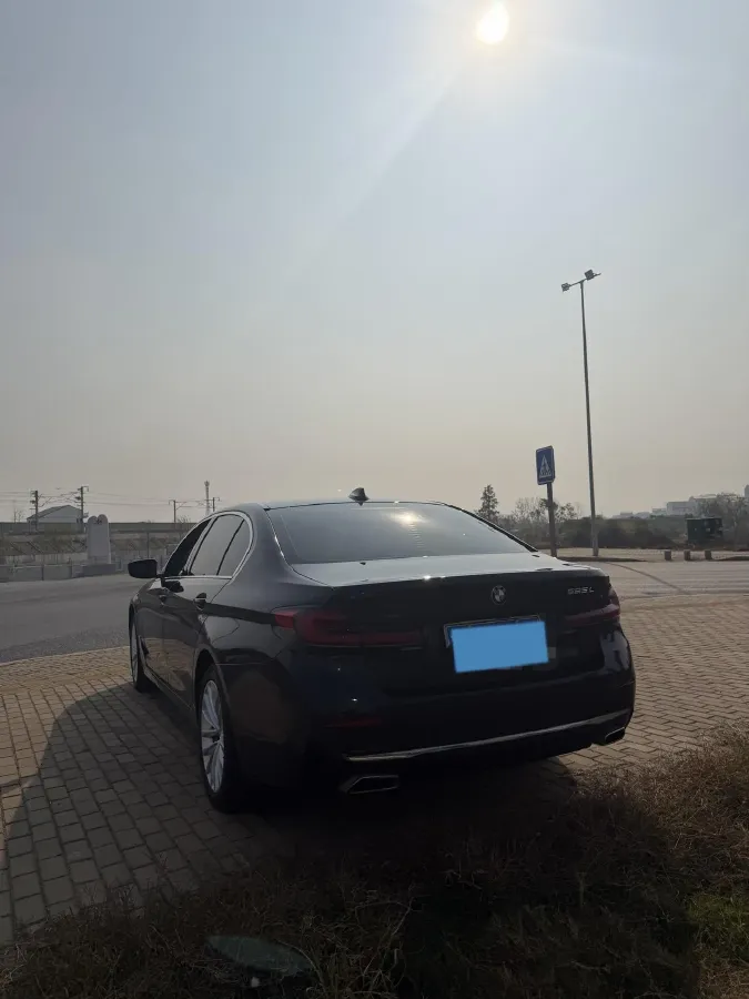 2021 BMW 5 Series 2.0T 184HP L4 8AT,autocango,china used car exporter,china ev exporter,chinese used car exporter,chinese used ev exporter