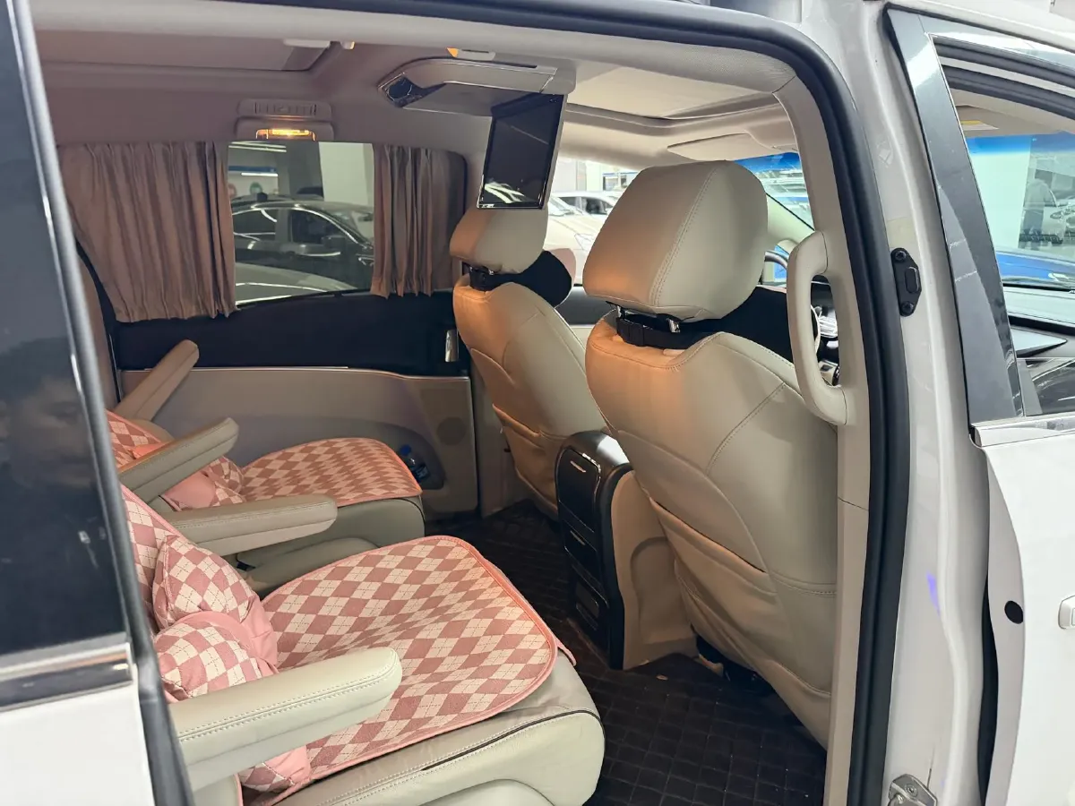 2022 Buick GL8 2.0T 237HP L4 9AT,autocango,china used car exporter,china ev exporter,chinese used car exporter,chinese used ev exporter