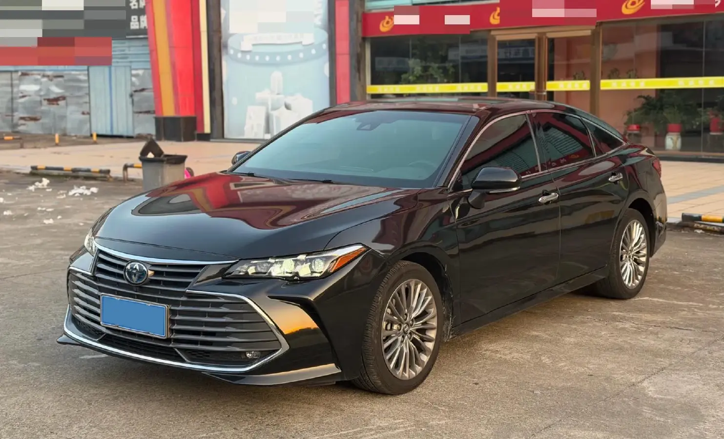 2019 Toyota Avalon 2.5L 178HP L4 E-CVT Hybrid