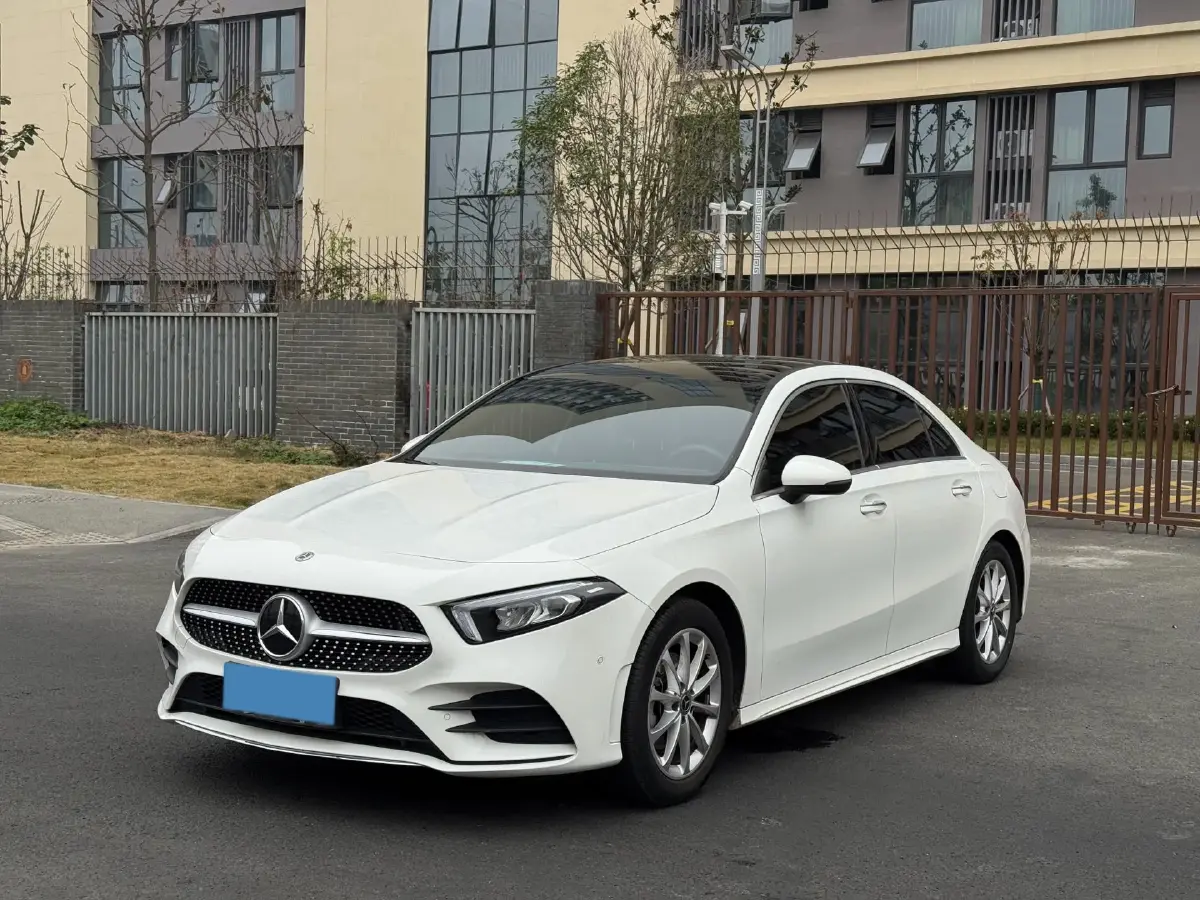2022 Mercedes-Benz A Class 1.3T 163HP L4 7DCT