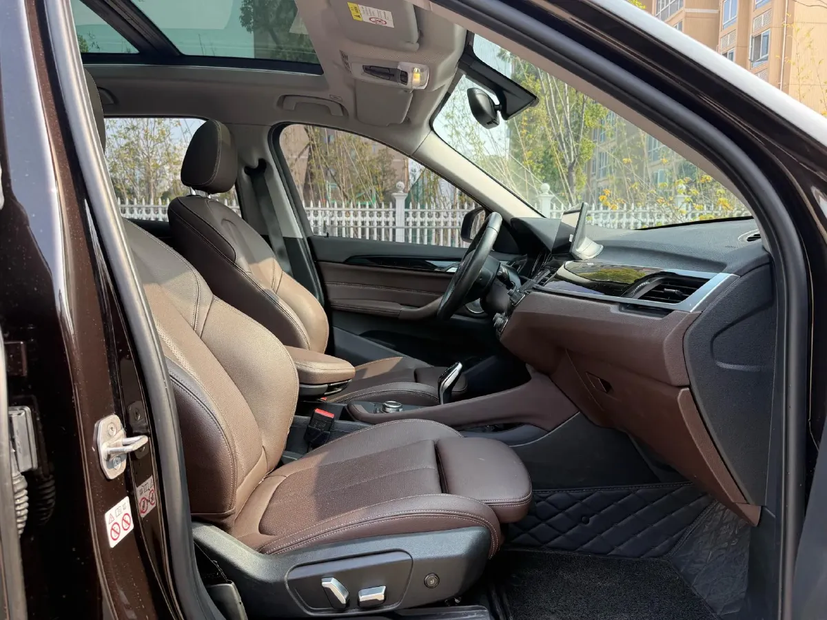 2022 BMW X1 2.0T 192HP L4 7DCT,autocango,china used car exporter,china ev exporter,chinese used car exporter,chinese used ev exporter