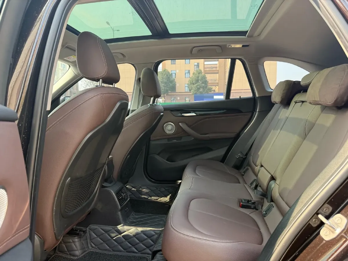 2022 BMW X1 2.0T 192HP L4 7DCT,autocango,china used car exporter,china ev exporter,chinese used car exporter,chinese used ev exporter