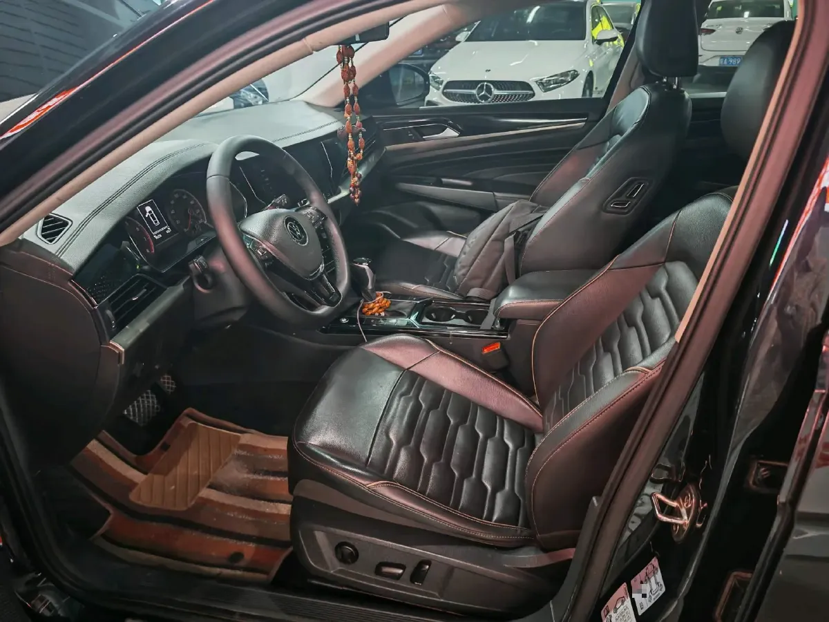 2020 Volkswagen Passat 2.0T 186HP L4 7DCT,autocango,china used car exporter,china ev exporter,chinese used car exporter,chinese used ev exporter