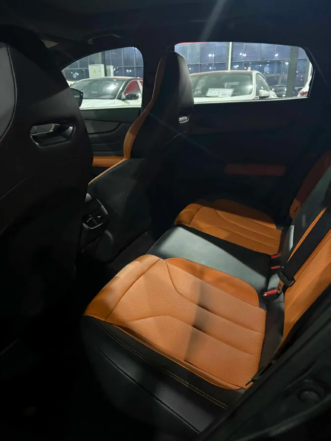 2025 ChangAn UNI-V 2.0T 245HP L4 8AT,autocango,china used car exporter,china ev exporter,chinese used car exporter,chinese used ev exporter