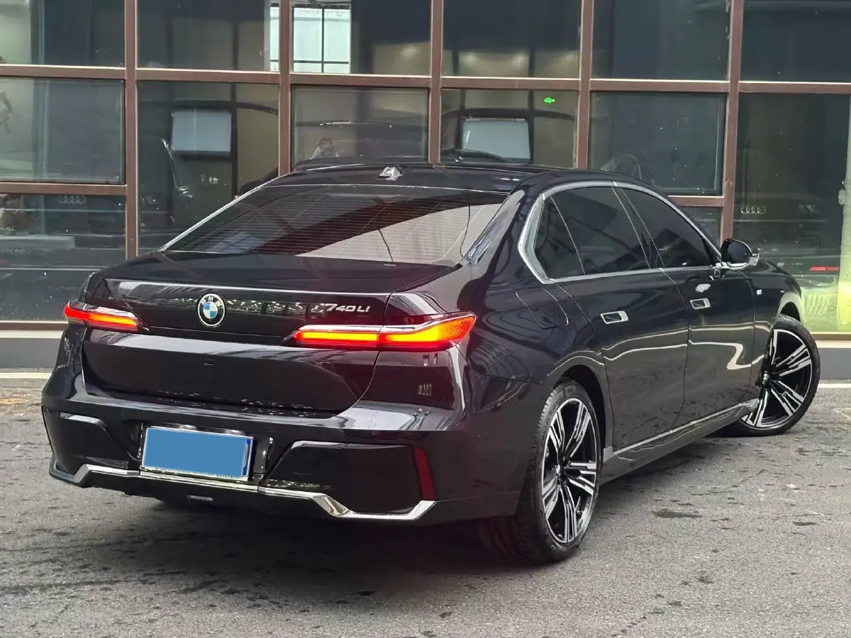 2023 BMW 7 Series 3.0T 381HP L6 8AT,autocango,china used car exporter,china ev exporter,chinese used car exporter,chinese used ev exporter