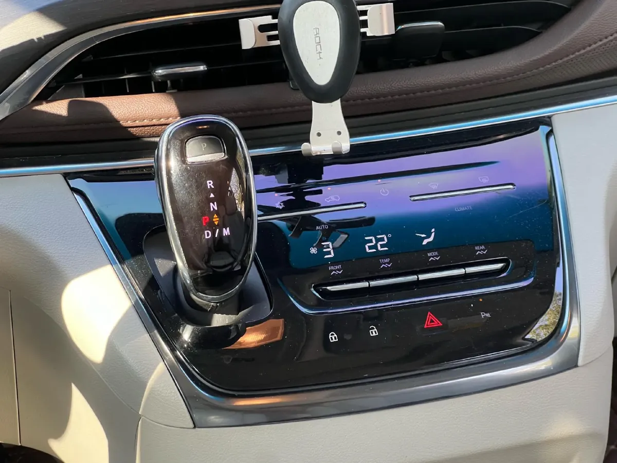 2021 Buick GL8 2.0T 237HP L4 9AT,autocango,china used car exporter,china ev exporter,chinese used car exporter,chinese used ev exporter