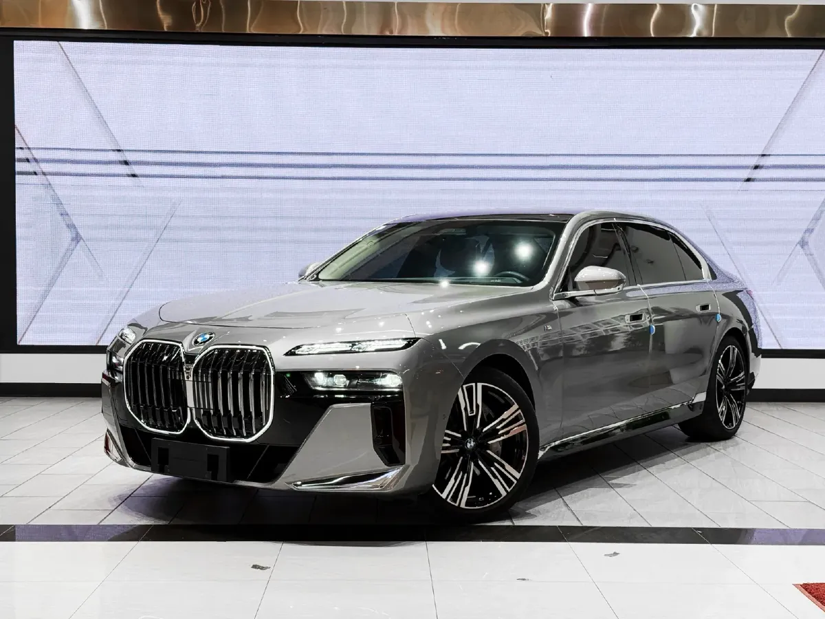 2023 BMW 7 Series 3.0T 381HP L6 8AT,autocango,china used car exporter,china ev exporter,chinese used car exporter,chinese used ev exporter