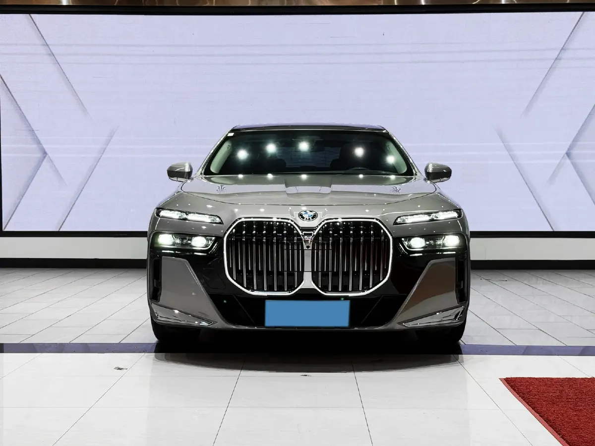 2023 BMW 7 Series 3.0T 381HP L6 8AT,autocango,china used car exporter,china ev exporter,chinese used car exporter,chinese used ev exporter