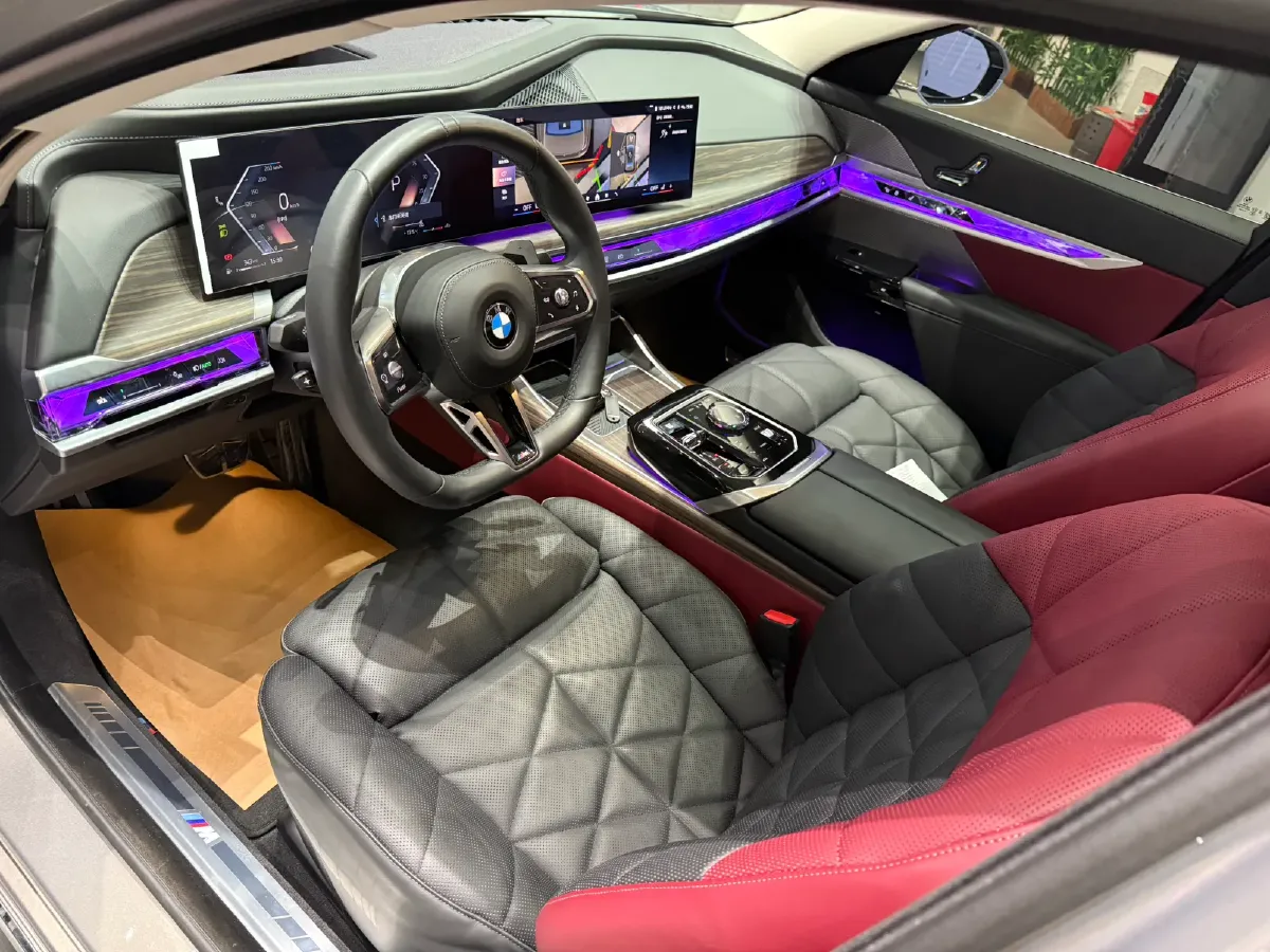 2023 BMW 7 Series 3.0T 381HP L6 8AT,autocango,china used car exporter,china ev exporter,chinese used car exporter,chinese used ev exporter