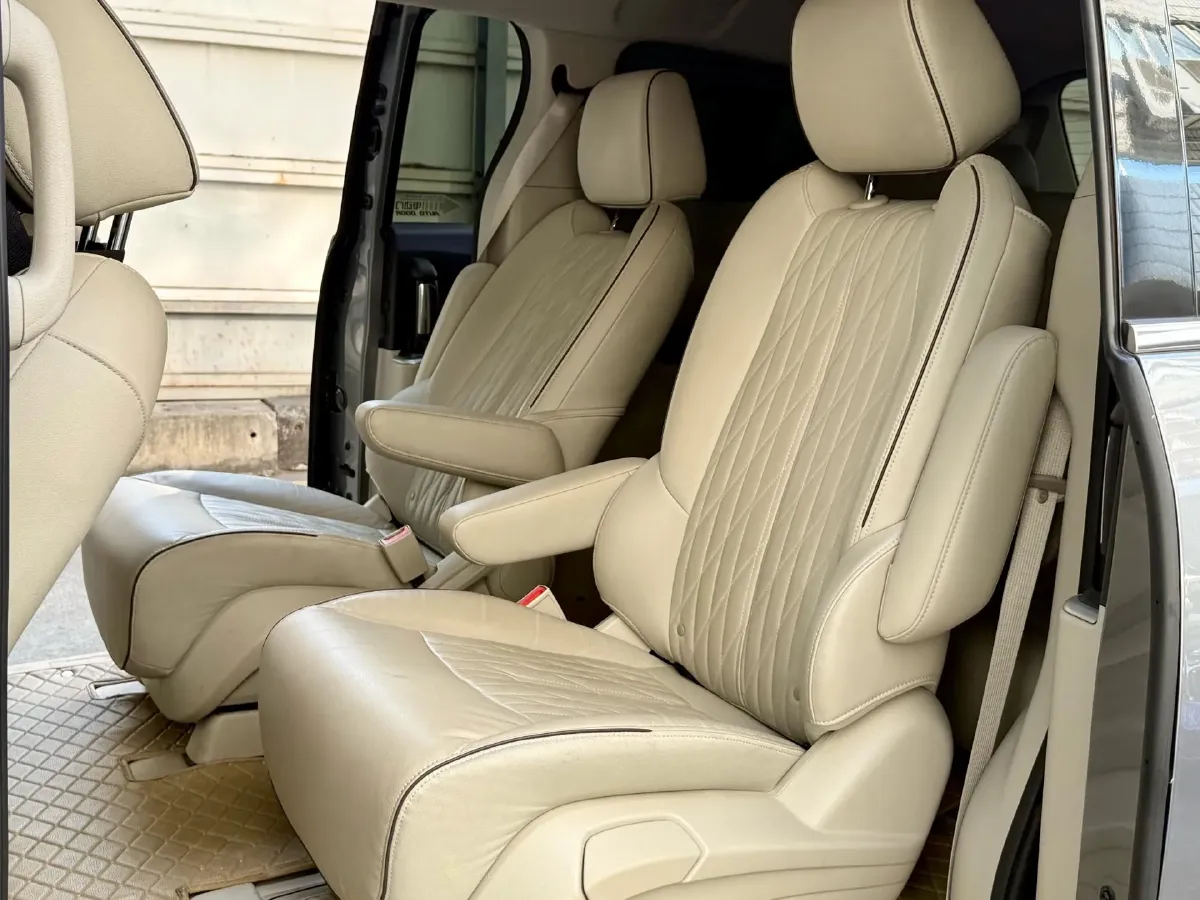 2021 Buick GL8 2.0T 237HP L4 9AT,autocango,china used car exporter,china ev exporter,chinese used car exporter,chinese used ev exporter