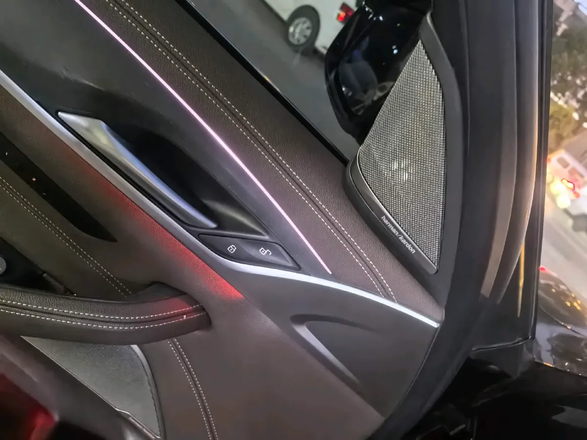 2023 BMW 5 Series 2.0T 245HP L4 8AT,autocango,china used car exporter,china ev exporter,chinese used car exporter,chinese used ev exporter