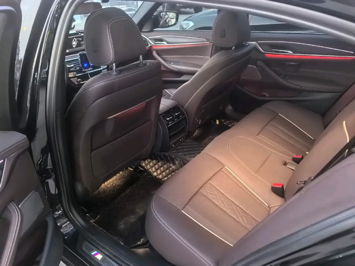 2023 BMW 5 Series 2.0T 245HP L4 8AT,autocango,china used car exporter,china ev exporter,chinese used car exporter,chinese used ev exporter