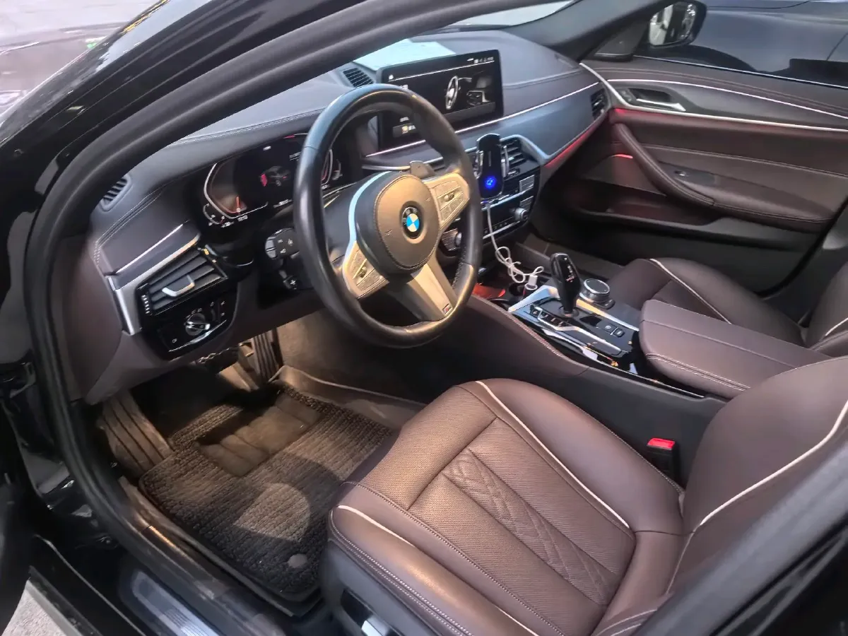 2023 BMW 5 Series 2.0T 245HP L4 8AT,autocango,china used car exporter,china ev exporter,chinese used car exporter,chinese used ev exporter