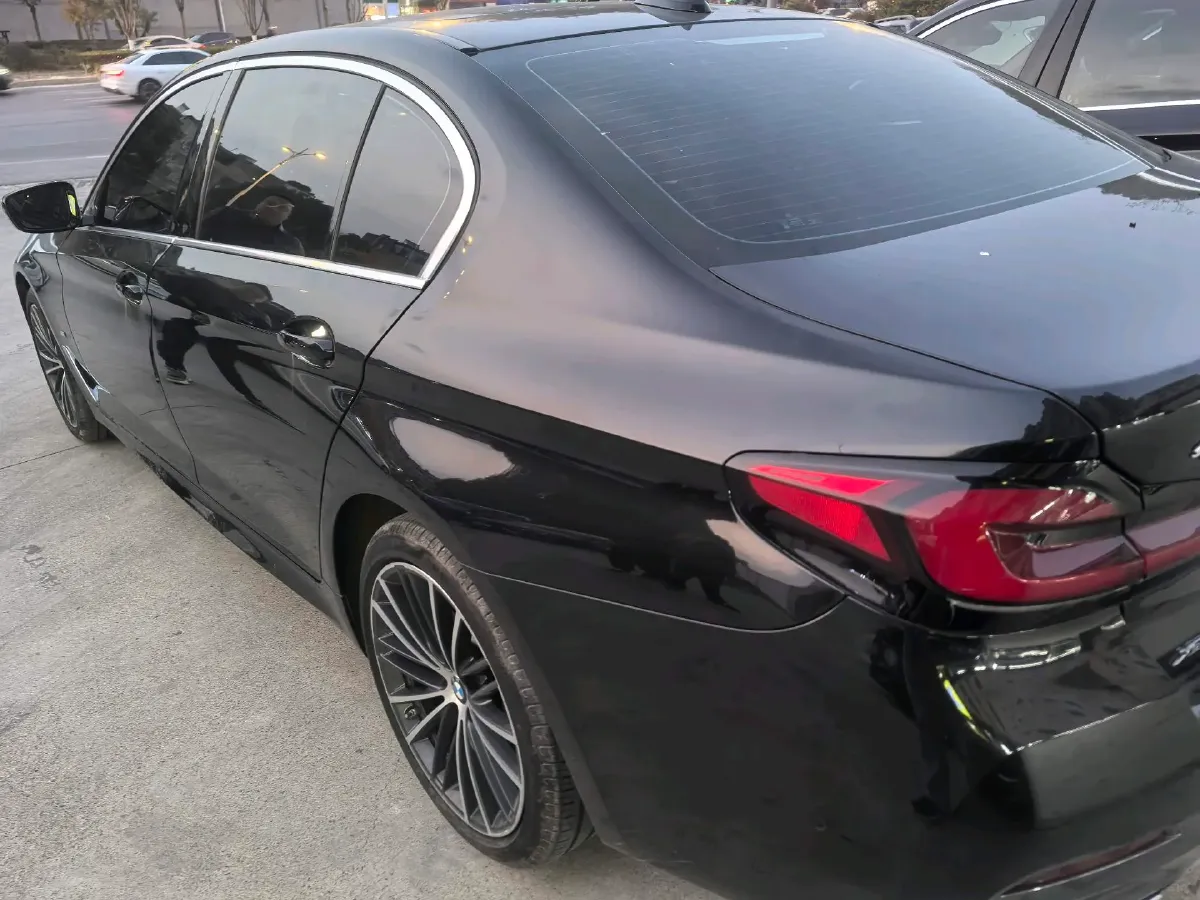 2023 BMW 5 Series 2.0T 245HP L4 8AT,autocango,china used car exporter,china ev exporter,chinese used car exporter,chinese used ev exporter