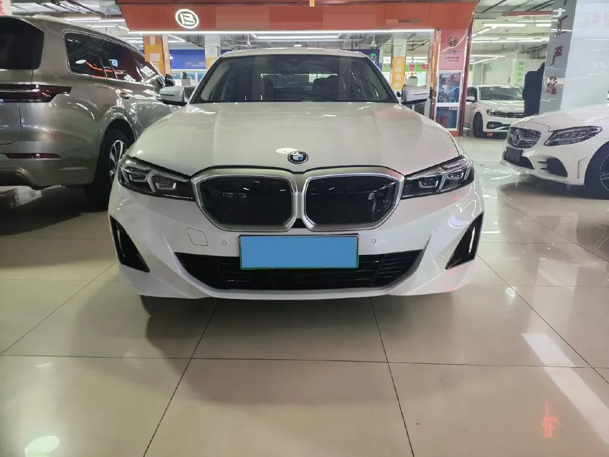 2025 BMW i3 BEV 70KWH,autocango,china used car exporter,china ev exporter,chinese used car exporter,chinese used ev exporter