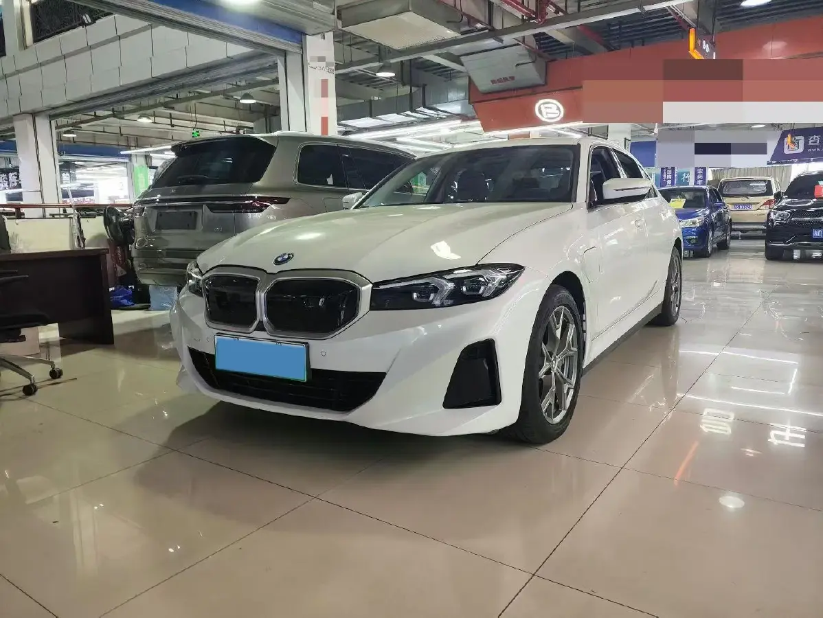 2025 BMW i3 BEV 70KWH