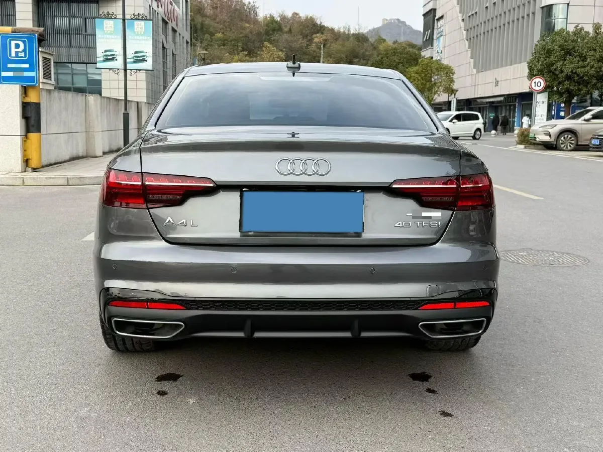 2023 Audi A4L 2.0T 190HP L4 7DCT,autocango,china used car exporter,china ev exporter,chinese used car exporter,chinese used ev exporter