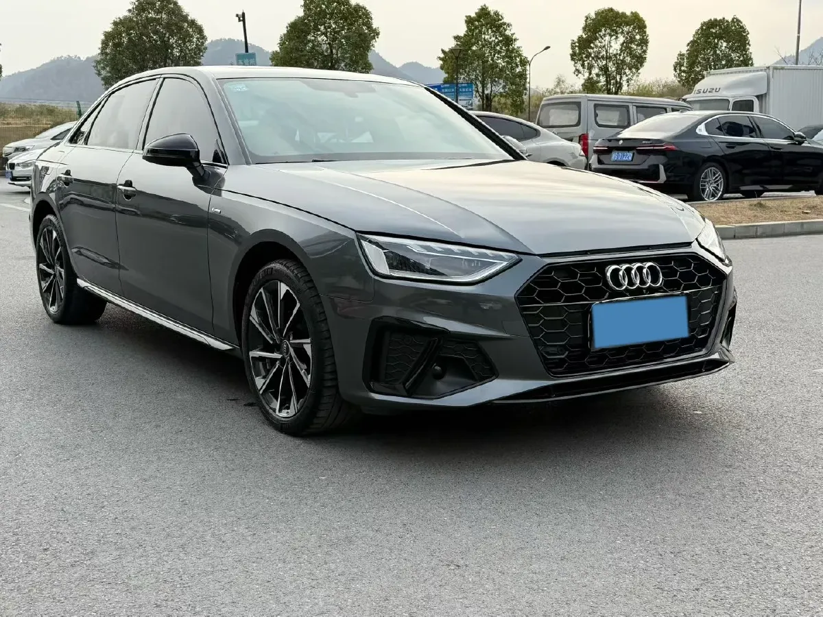 2023 Audi A4L 2.0T 190HP L4 7DCT,autocango,china used car exporter,china ev exporter,chinese used car exporter,chinese used ev exporter