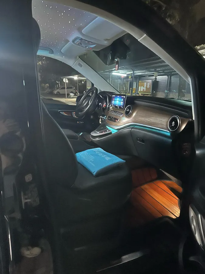 2020 Mercedes-Benz V Class 2.0T 211HP L4 9AT,autocango,china used car exporter,china ev exporter,chinese used car exporter,chinese used ev exporter