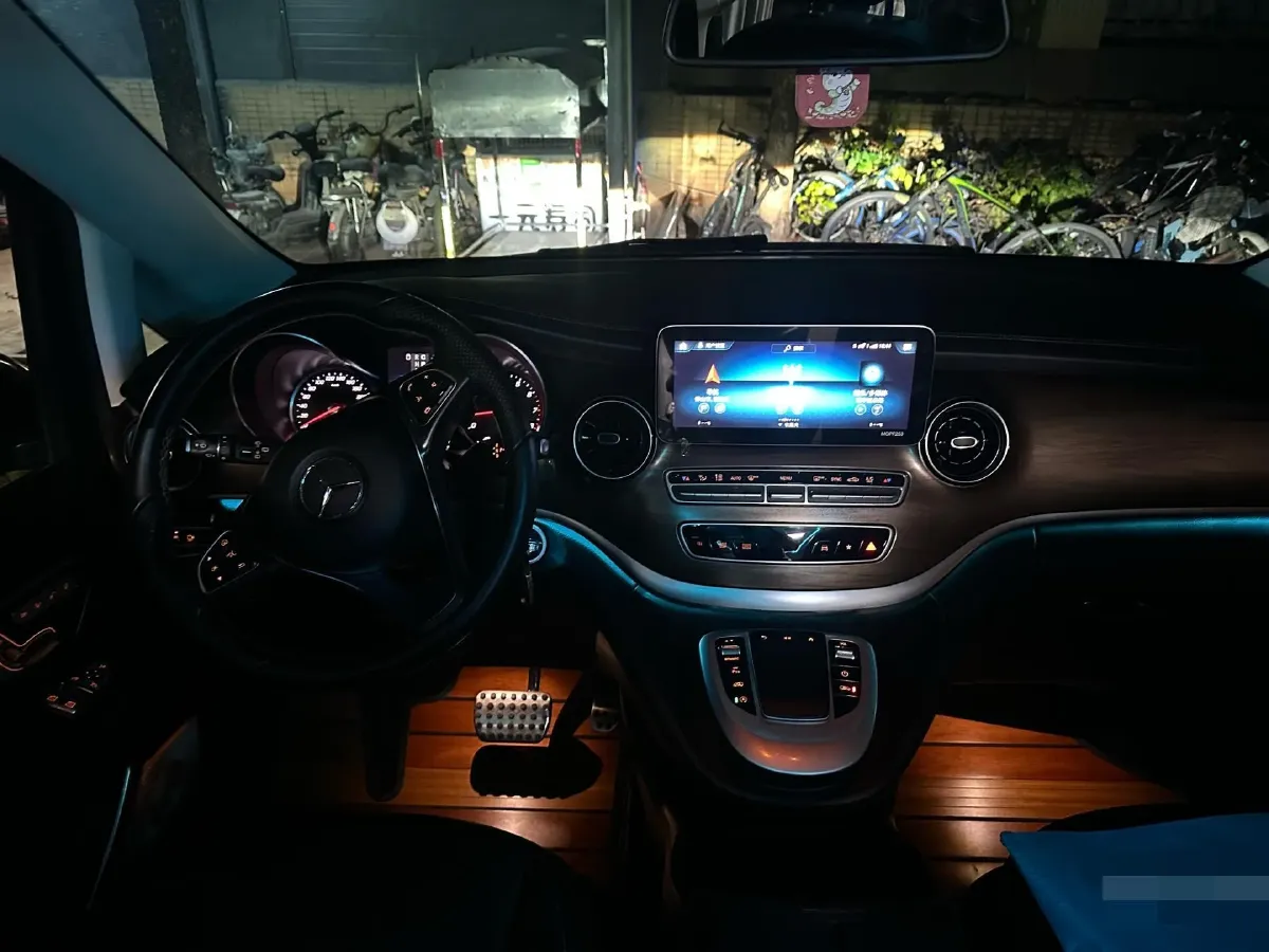 2020 Mercedes-Benz V Class 2.0T 211HP L4 9AT,autocango,china used car exporter,china ev exporter,chinese used car exporter,chinese used ev exporter