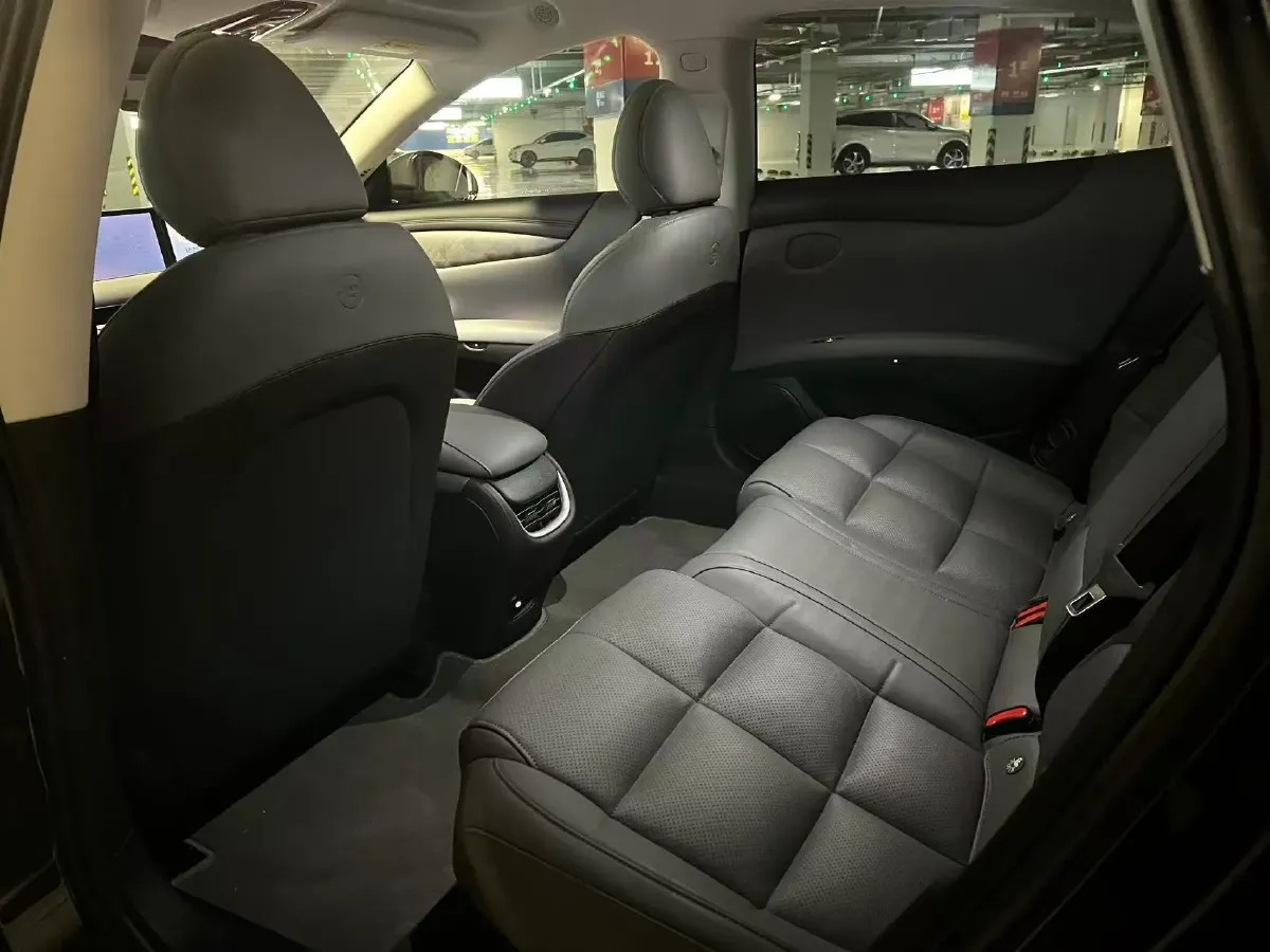 2024 IM L6 BEV 75KWH,autocango,china used car exporter,china ev exporter,chinese used car exporter,chinese used ev exporter