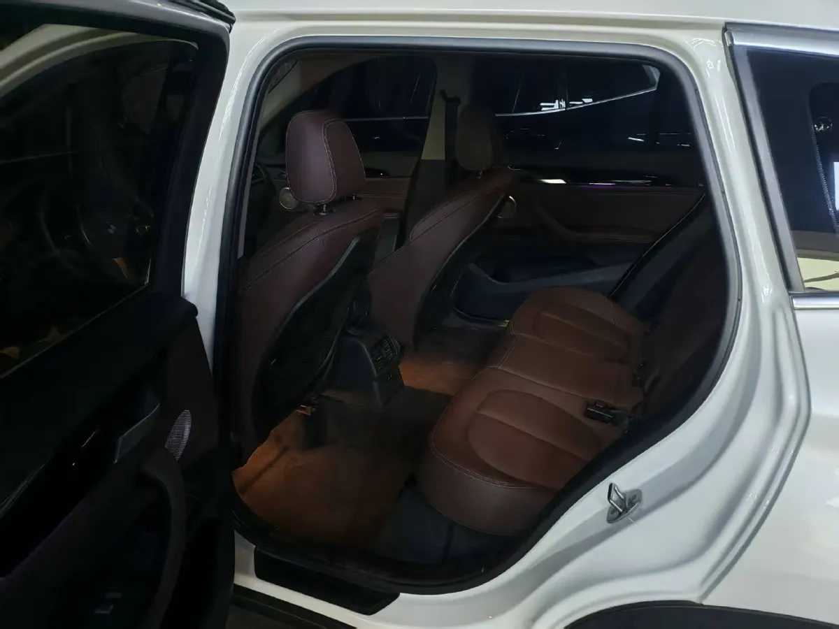 2022 BMW X1 2.0T 192HP L4 7DCT,autocango,china used car exporter,china ev exporter,chinese used car exporter,chinese used ev exporter