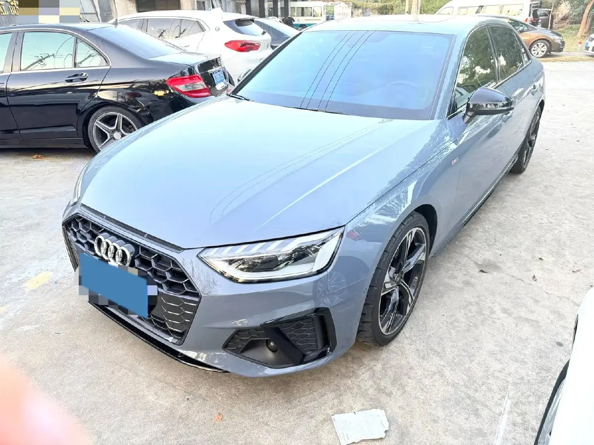 2022 Audi A4L 2.0T 190HP L4 7DCT