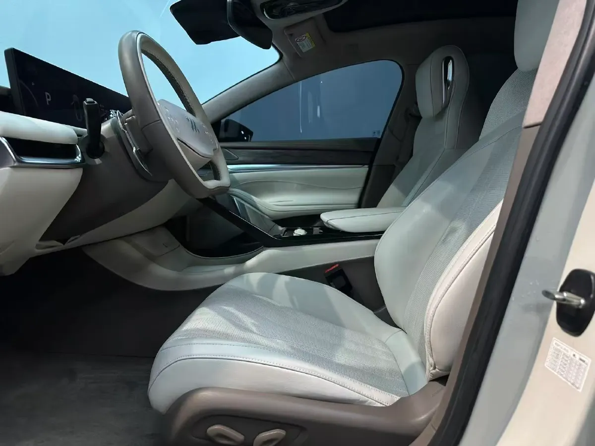 2022 IM L7 BEV 90KWH,autocango,china used car exporter,china ev exporter,chinese used car exporter,chinese used ev exporter