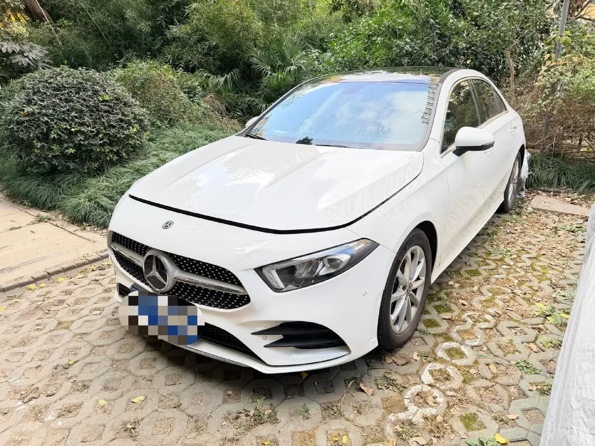 2020 Mercedes-Benz A Class 1.3T 163HP L4 7DCT