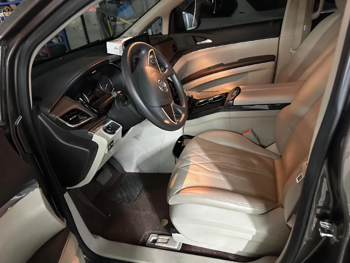 2023 Buick GL8 2.0T 237HP L4 9AT,autocango,china used car exporter,china ev exporter,chinese used car exporter,chinese used ev exporter