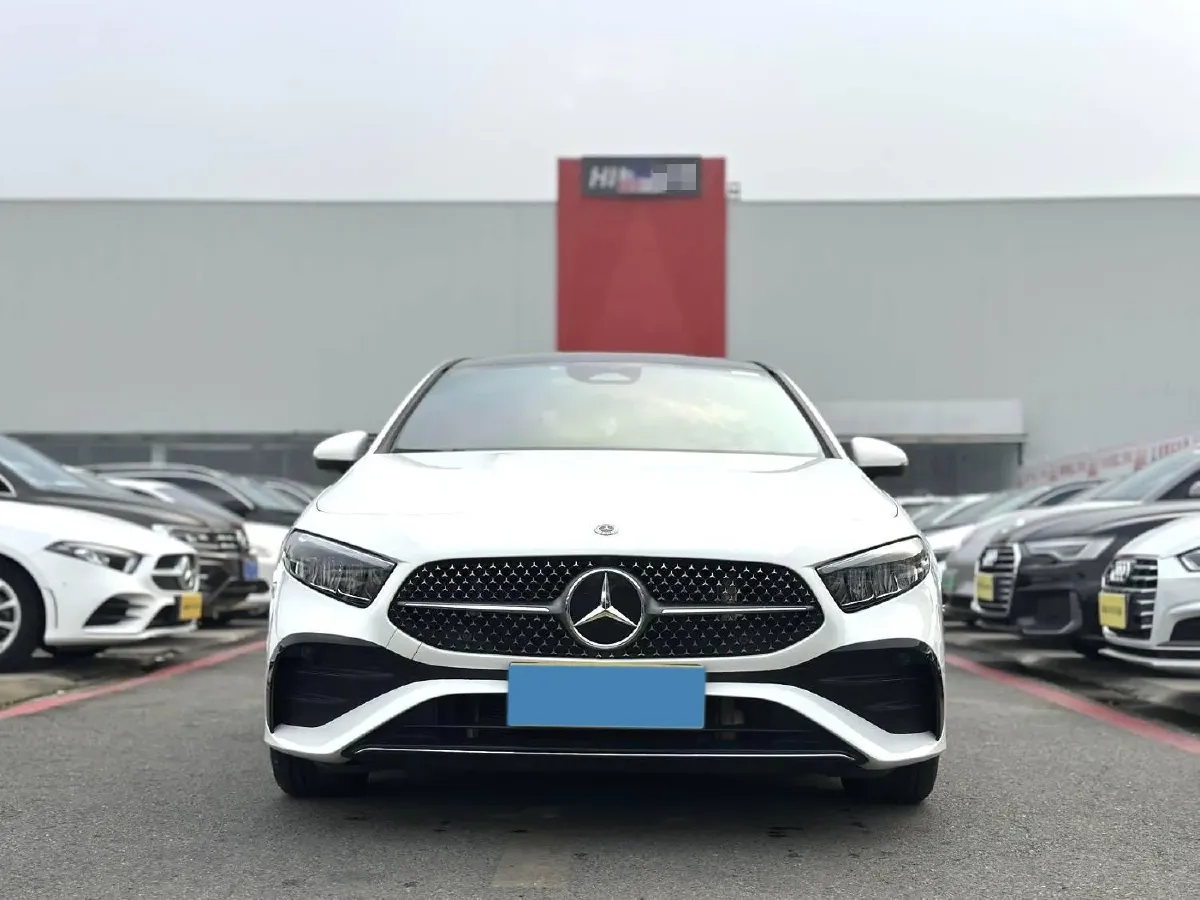 2023 Mercedes-Benz A Class 1.3T 163HP L4 7DCT,autocango,china used car exporter,china ev exporter,chinese used car exporter,chinese used ev exporter