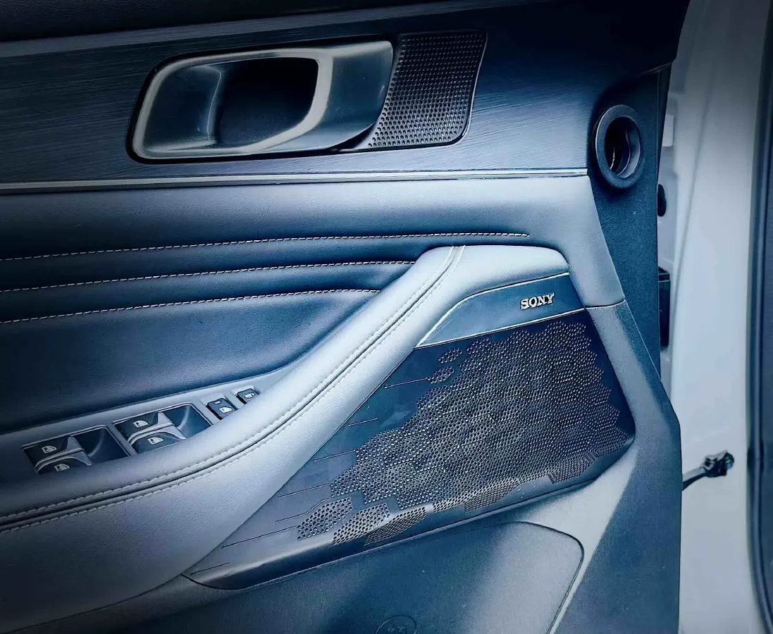 2024 ChangAn UNI-K 2.0T 233HP L4 8AT,autocango,china used car exporter,china ev exporter,chinese used car exporter,chinese used ev exporter