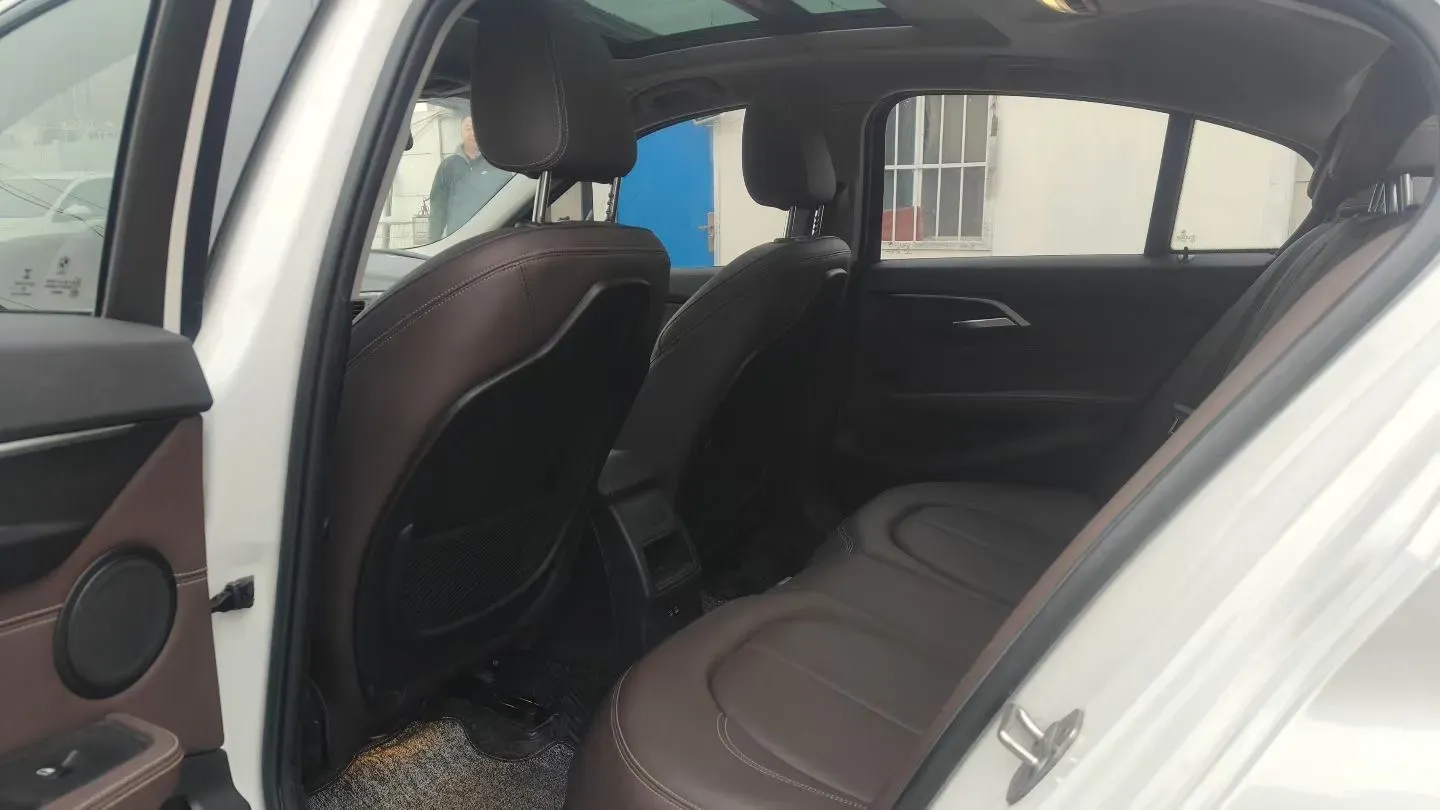 2020 BMW 1 Series 1.5T 140HP L3 7DCT,autocango,china used car exporter,china ev exporter,chinese used car exporter,chinese used ev exporter